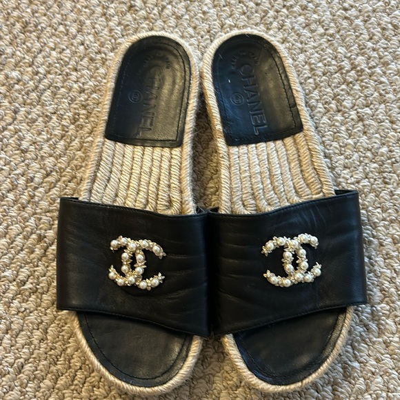 Super cute w pearl detail - Picture 1 of 3